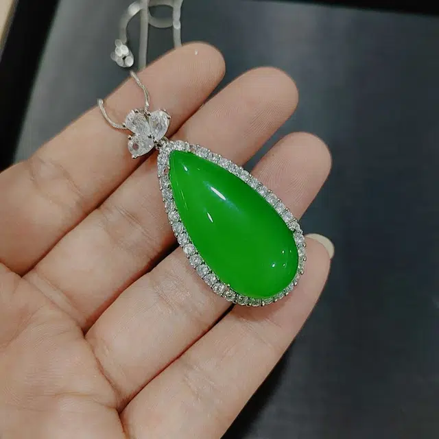 赐帛 薄荷曼波新中式简约国潮复古风大水滴玉髓吊坠设计师高级感时尚气质 玉髓 玉石项链 女款