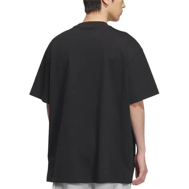 adidas BASKETBALL GRAPHIC T