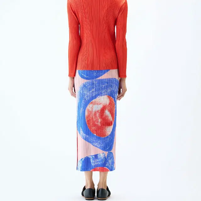 PLEATS PLEASE ISSEY MIYAKE