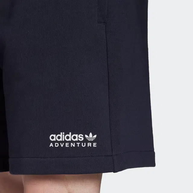 adidas originals FW22 Logo