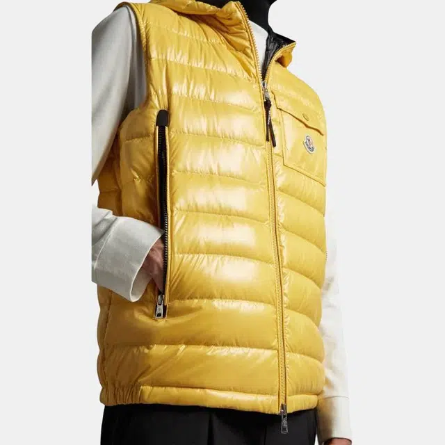 Moncler FW22 Logo
