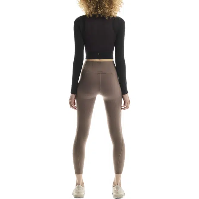 On Studio Knit T