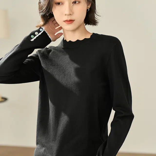 茵曼 纯色木耳边圆领套头毛衣 女款