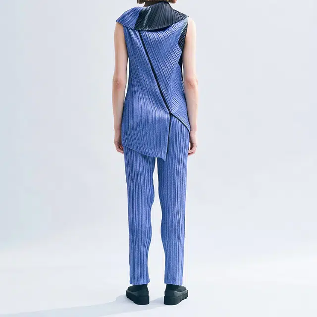 ISSEY MIYAKE SS23 T