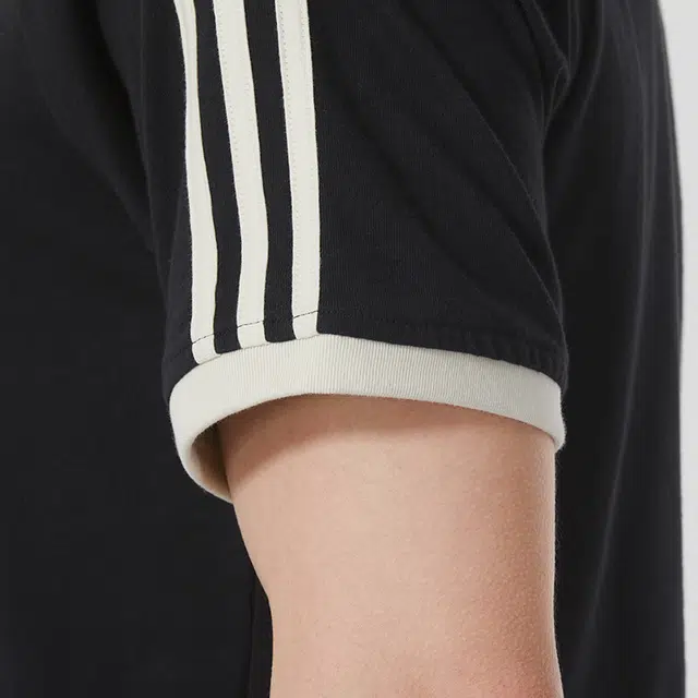 adidas T