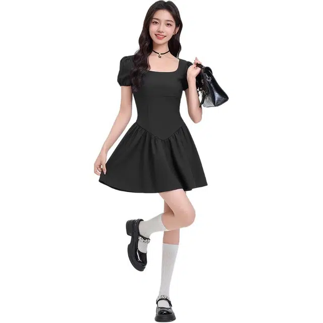三福 方领泡泡袖收腰辣妹短裙短袖连衣裙 女款 黑色