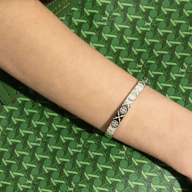 TORY BURCH Logo