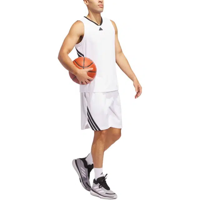 adidas BASKETBALL SS25 LEGENDS SHORTS
