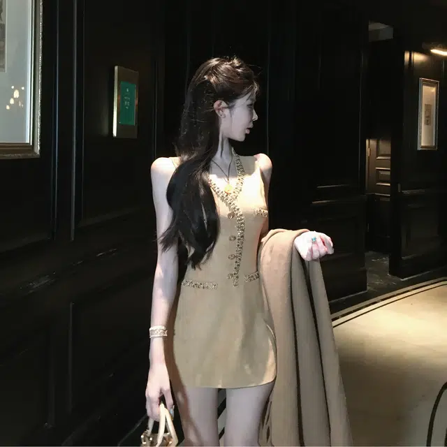 Kiki Clothing Boutique V