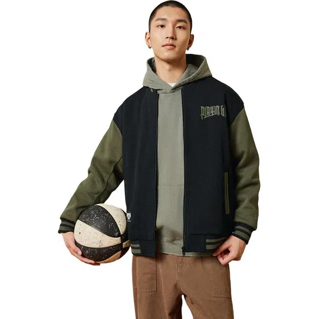 特步 字母拼接拉链长袖棒球服 男款 正黑色/松萝绿