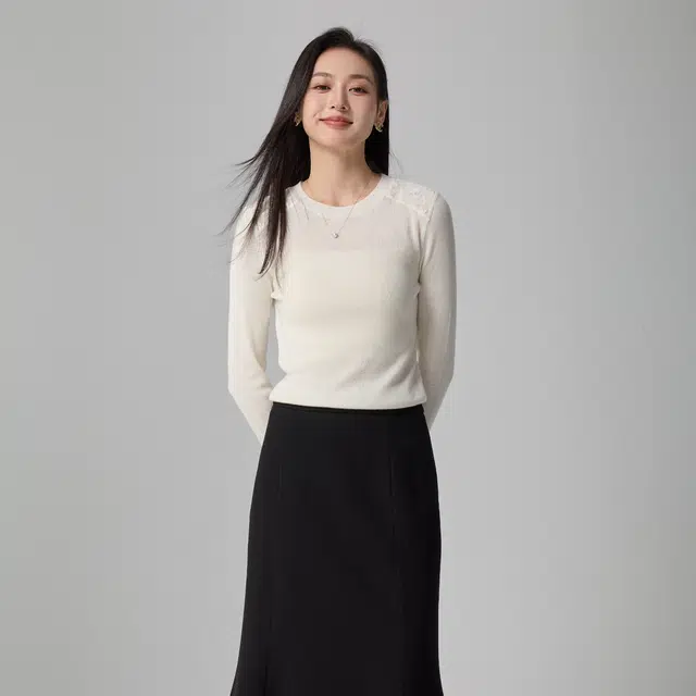 梨九九 蕾丝拼接衫女秋装女装打底衫潮针织衫 女款