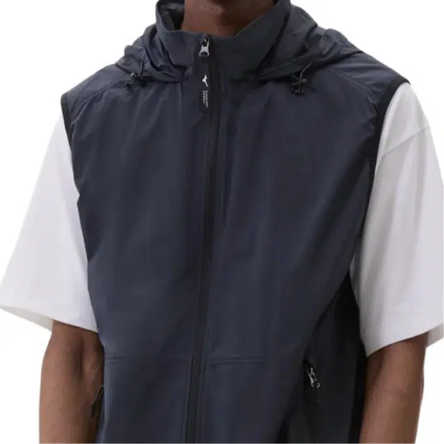 MARGARETHOWELL MIZUNO RAIN GILET Capsule