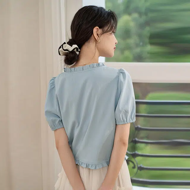 茵曼 纯色单排两粒扣方领短袖衬衫 女款