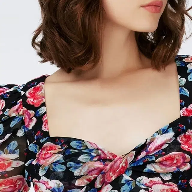DIANE VON FURSTENBERG SS24 V