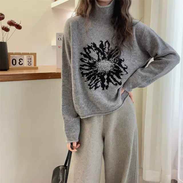 梨九九 冬装向日葵高领女秋冬软糯女针织衫 女款