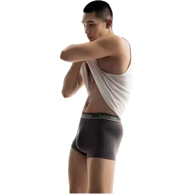CALVIN KLEIN 3