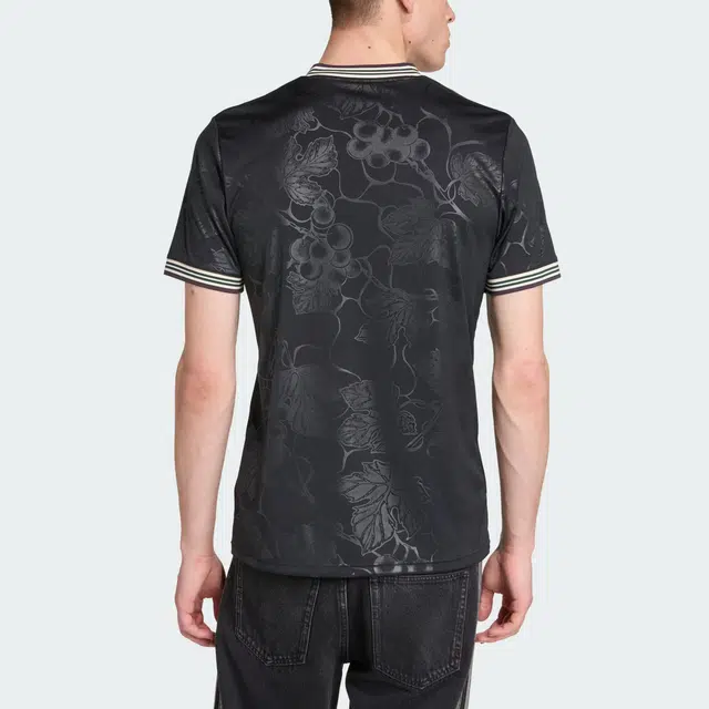 adidas Originals Juventus 25/26 Fan Jersey V-Neck