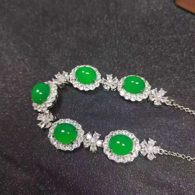 识恩 薄荷绿花朵设计师款简约新中式白月光宝石#好运 玉髓 手链 女款