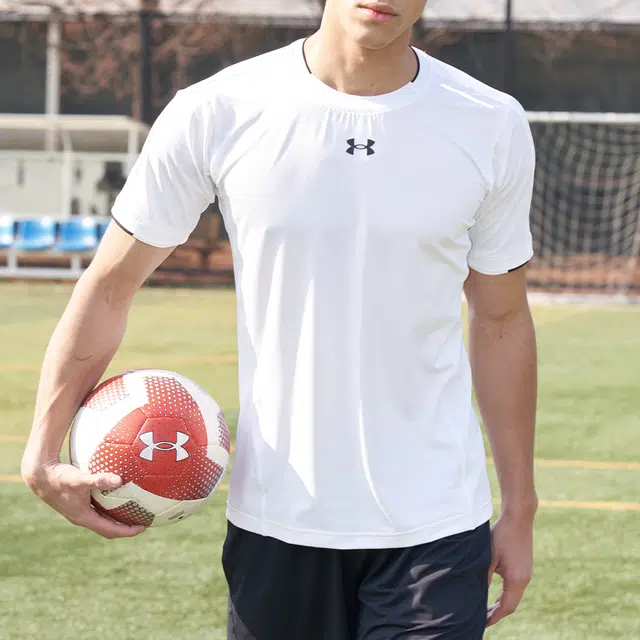 Under Armour T