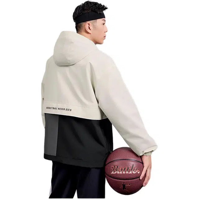 乔丹 运动生活系列 拼接字母拉链连帽舒适透气百搭休闲风衣 男款 山帆白/黑色
