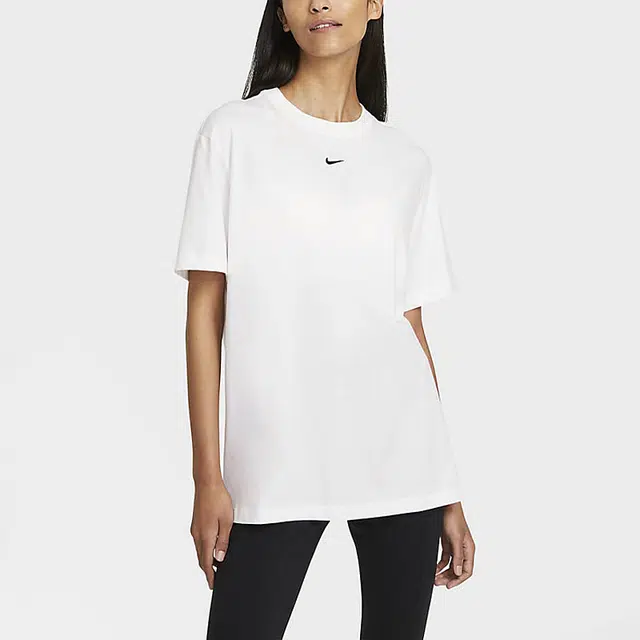 Nike Sportswear Essential T
