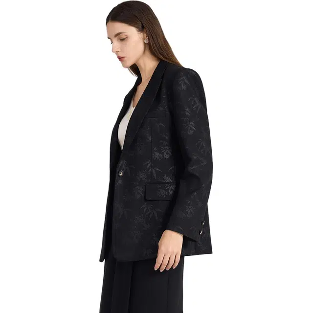 NINE WEST