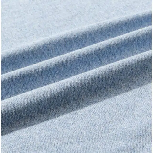 UNIQLO SS23 T