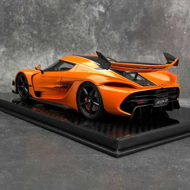 FRONTIART 118 Koenigsegg Jesko