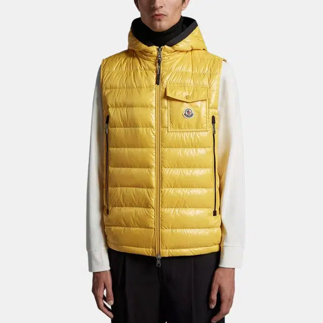 Moncler FW22 Logo