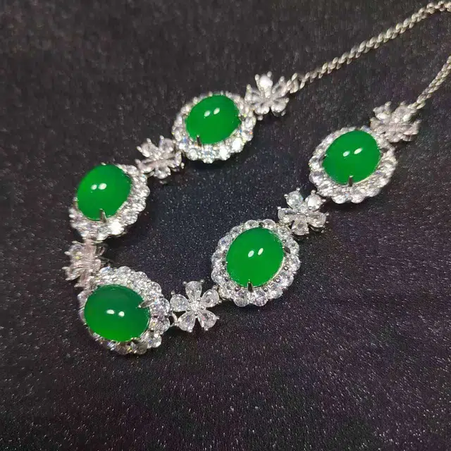 识恩 薄荷绿花朵设计师款简约新中式白月光宝石#好运 玉髓 手链 女款