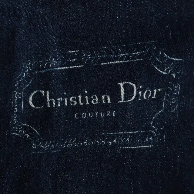DIOR
