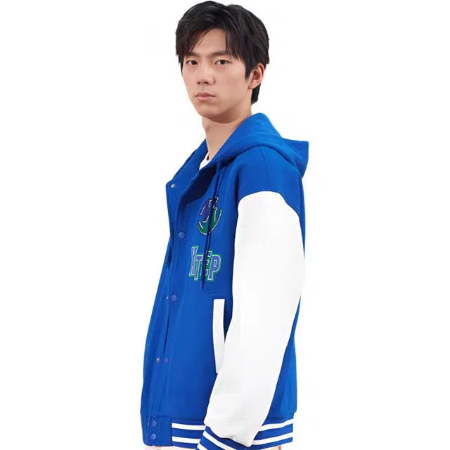 特步 撞色字母数字印花连帽舒适休闲运动长袖棒球服 男款 克洛蓝/古德白