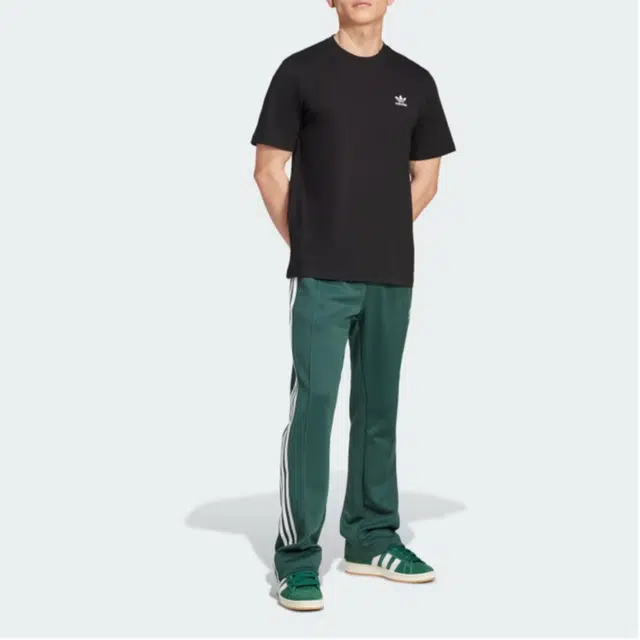 adidas originals ESSENTIALS T