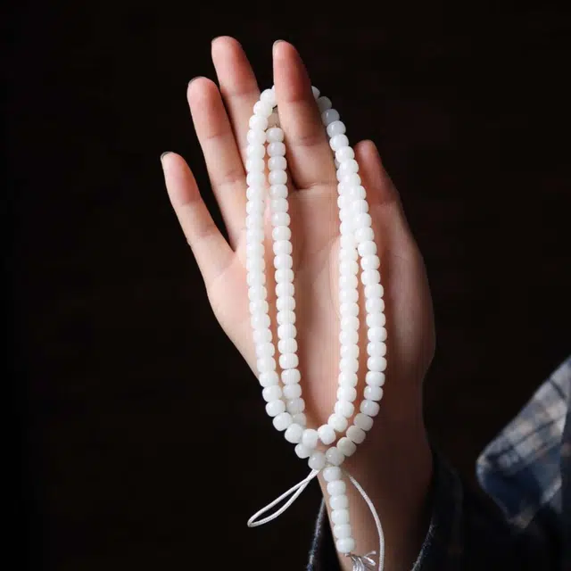 爵倾 根桶珠素款一花一世界一叶一菩提色泽温润如玉 白玉菩提 菩提类珠串 男女同款情侣款