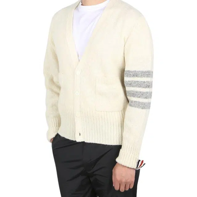 THOM BROWNE FW22 V