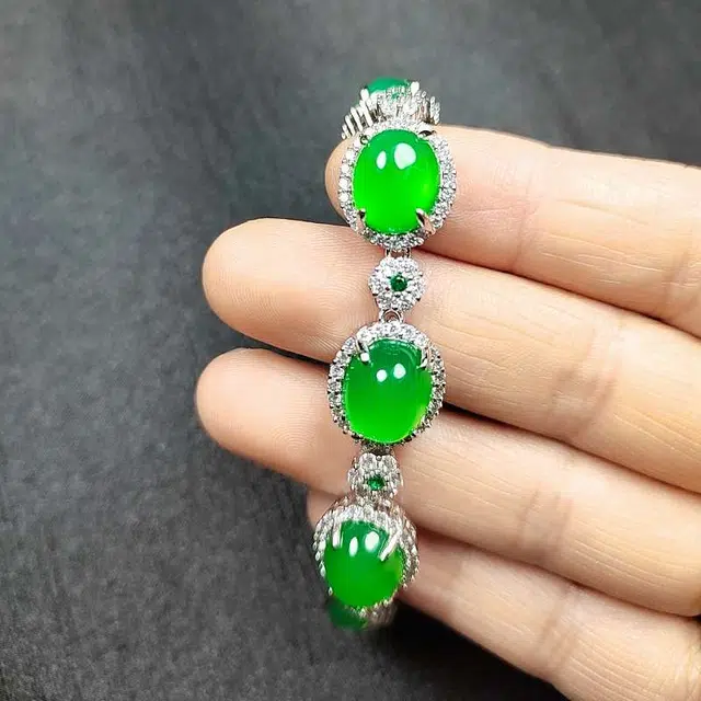 识恩 薄荷冰绿鸽子蛋豪华 新中式轻奢高级感国潮复古风＃好运 精致简约时尚气质优雅温婉小众设计 玉髓 手链 男款