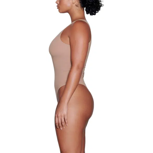SKIMS FITS EVERYBODY HIGH NECK BODYSUIT UMBER
