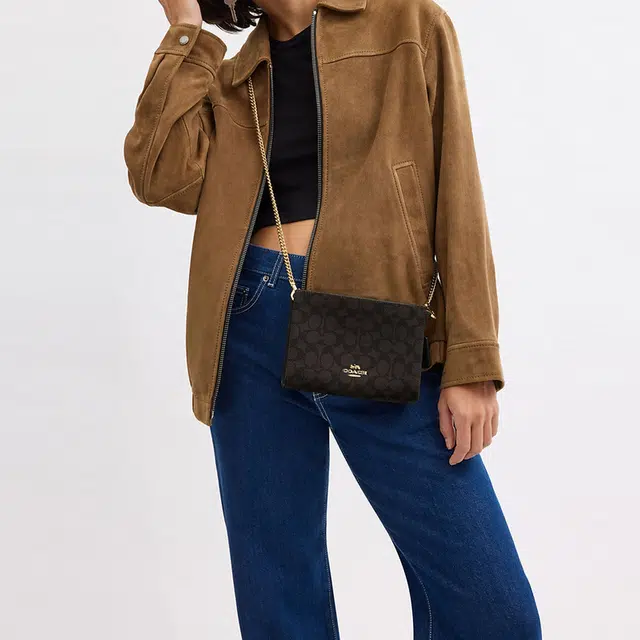 COACH Signature Canvas 19