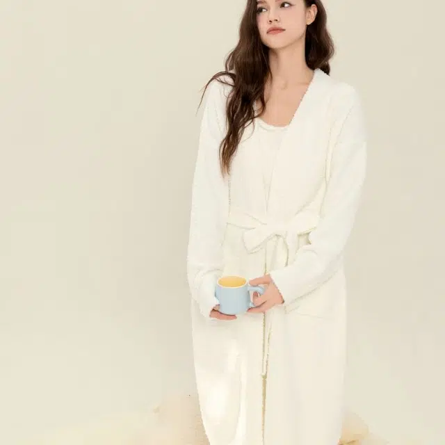 夏芬妍 简约时尚亲肤吊带浴袍三件套家居服保暖舒适休闲可外穿长袖长裤睡衣套装 女款 白色