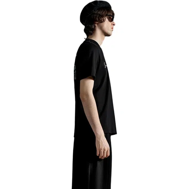 PEACEBIRD MEN Daria Song Tee Black