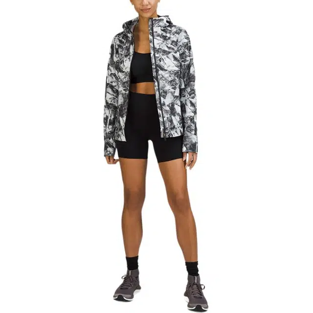 lululemon Glyde Break a Trail Logo