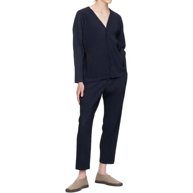 ISSEY MIYAKE V
