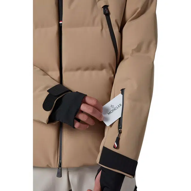 Moncler Fellberg Short Down Jacket