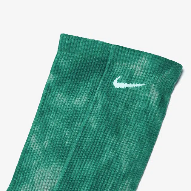 Nike Everyday Plus Logo 1
