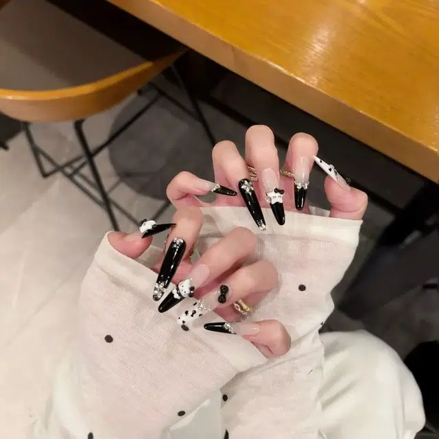 爱鼎琪 暗黑猫咪手工美甲豹纹显白甜酷可爱卡通可拆卸指甲贴  穿戴甲 长款黑白纯色 法式
