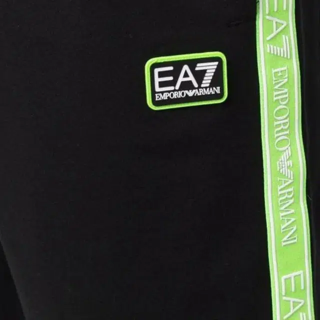 EMPORIO ARMANI SS22 Logo
