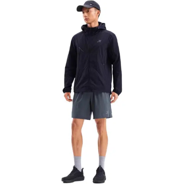 特步 跑步系列 纯色拉链连帽透气百搭运动风衣 男款 暗砖灰