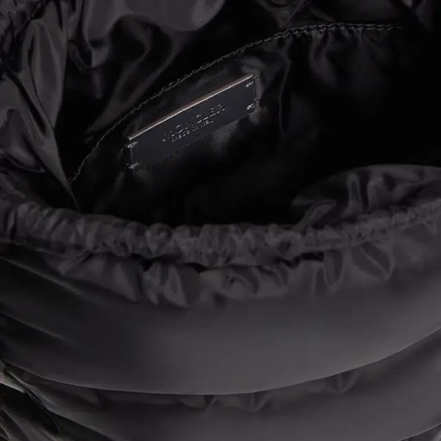 Moncler Caradoc