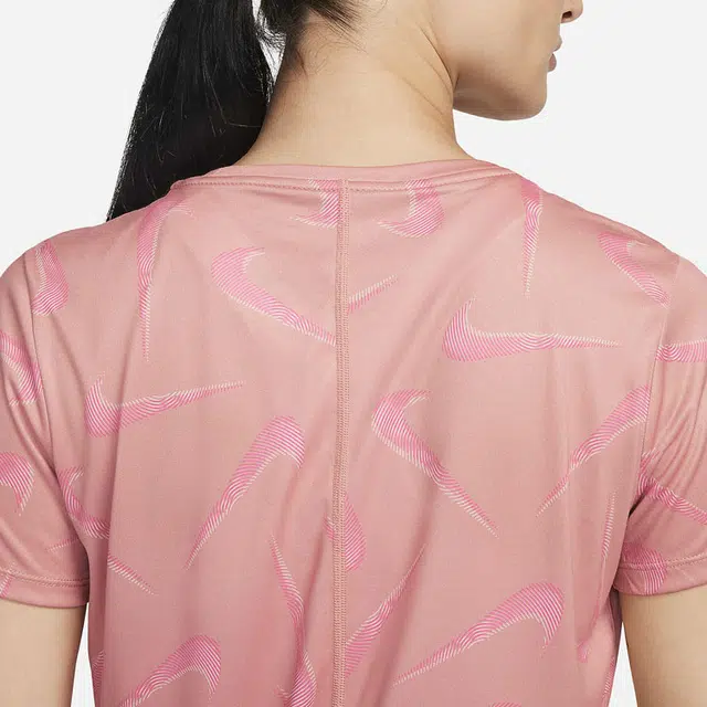 Nike Dri-FIT Swoosh LogoT
