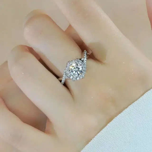 925
